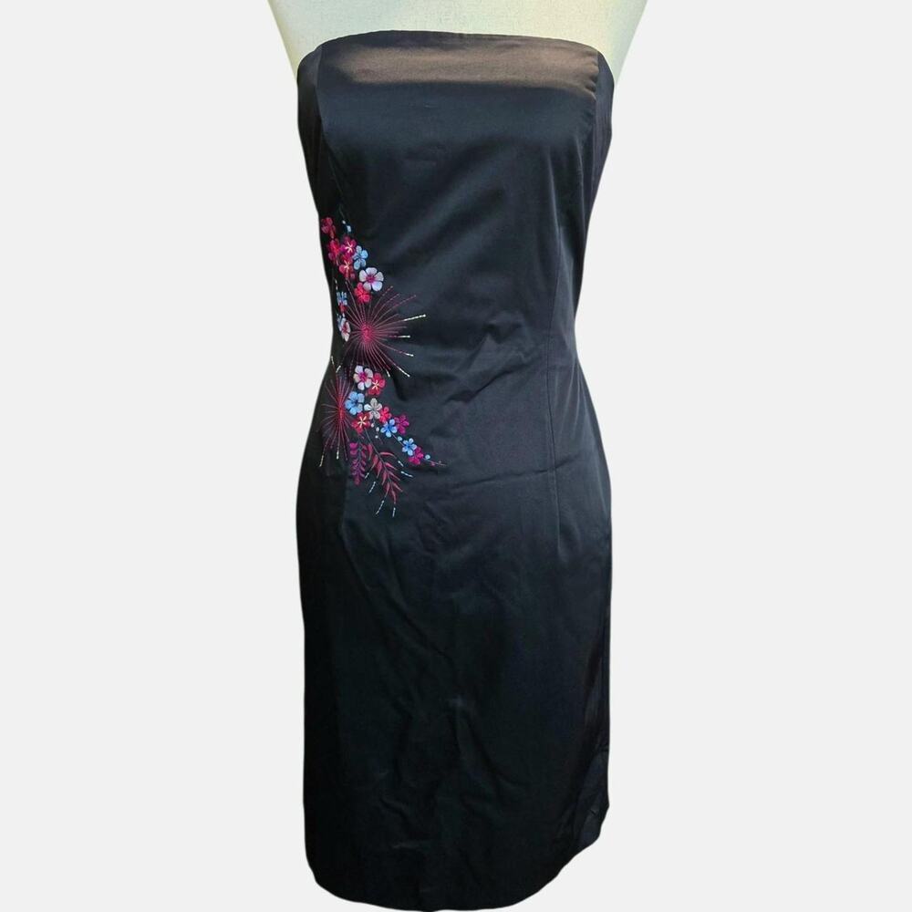 Vintage express satin embroidered strapless